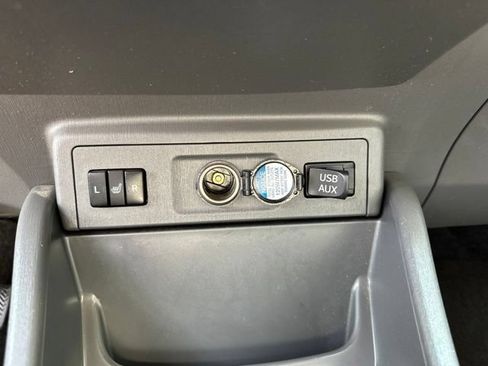 Used 2012 Toyota Prius V Five FWD image 34