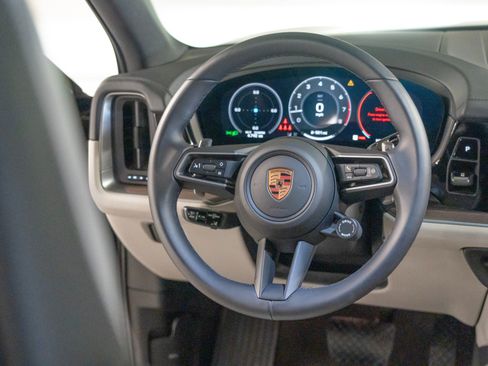Certified 2026 Porsche Cayenne AWD/4WD image 27