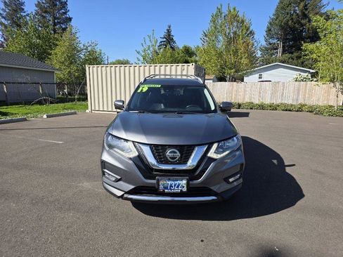 Used 2019 Nissan Rogue SL AWD/4WD image 2