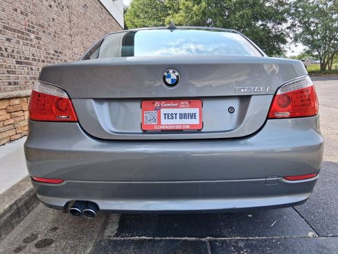 Used 2010 BMW 528i Sedan RWD image 4