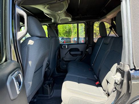 Used 2024 Jeep Wrangler Unlimited Sport AWD/4WD image 27