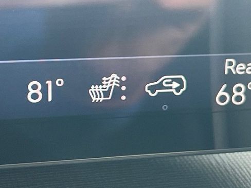 Used 2025 Buick Enclave Preferred image 6