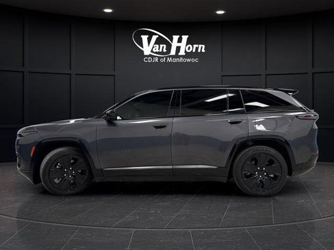 Used 2025 Jeep Wagoneer S Launch Edition image 13