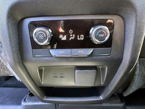 Used 2024 Chevrolet Traverse LT AWD/4WD image 14