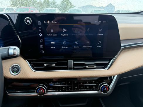 Used 2025 Chevrolet Equinox ACTIV w/ Safety and Technology Package FWD image 20