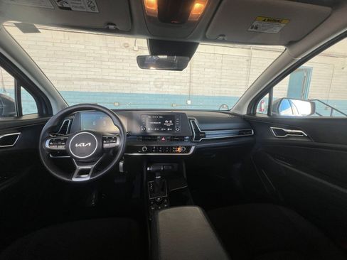 Used 2025 Kia Sportage LX FWD image 33