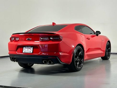Used 2024 Chevrolet Camaro LT RWD image 8