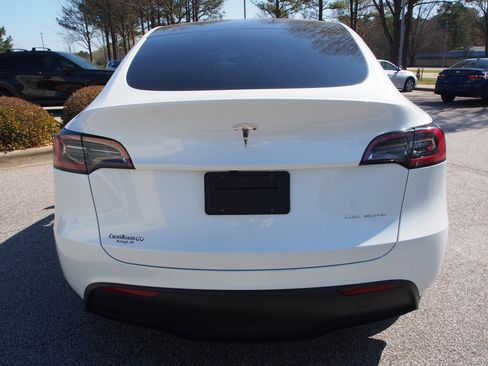 Used 2024 Tesla Model Y Long Range image 7