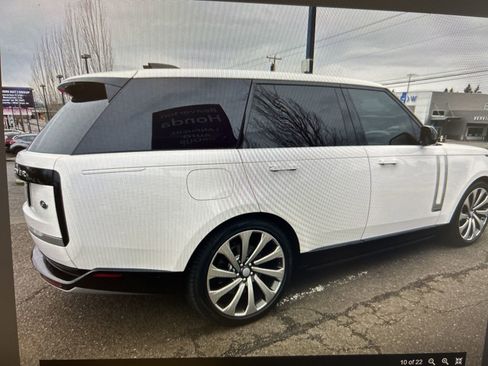 Used 2023 Land Rover Range Rover Autobiography image 36