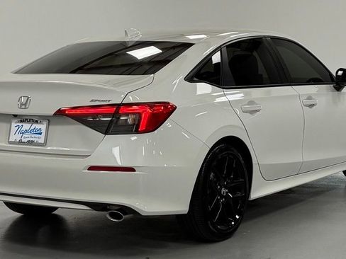 Used 2024 Honda Civic Sport image 3