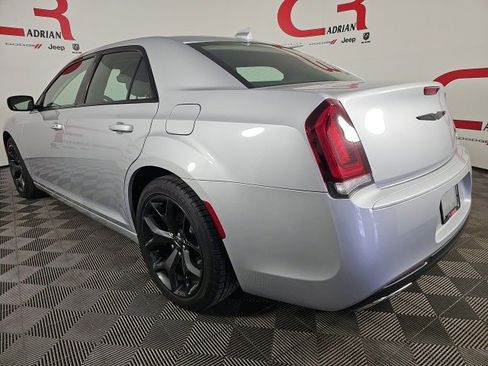 Certified 2023 Chrysler 300 Touring w/ Sport Appearance Package image 5