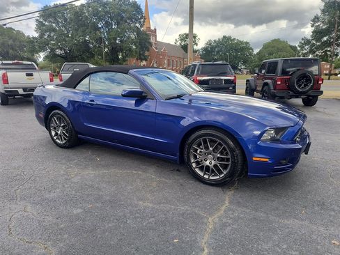 Used 2013 Ford Mustang Premium image 7