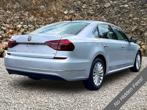 Used 2017 Volkswagen Passat 1.8T SE FWD image 2
