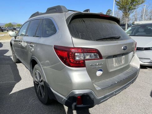 Used 2018 Subaru Outback 2.5i Limited image 3
