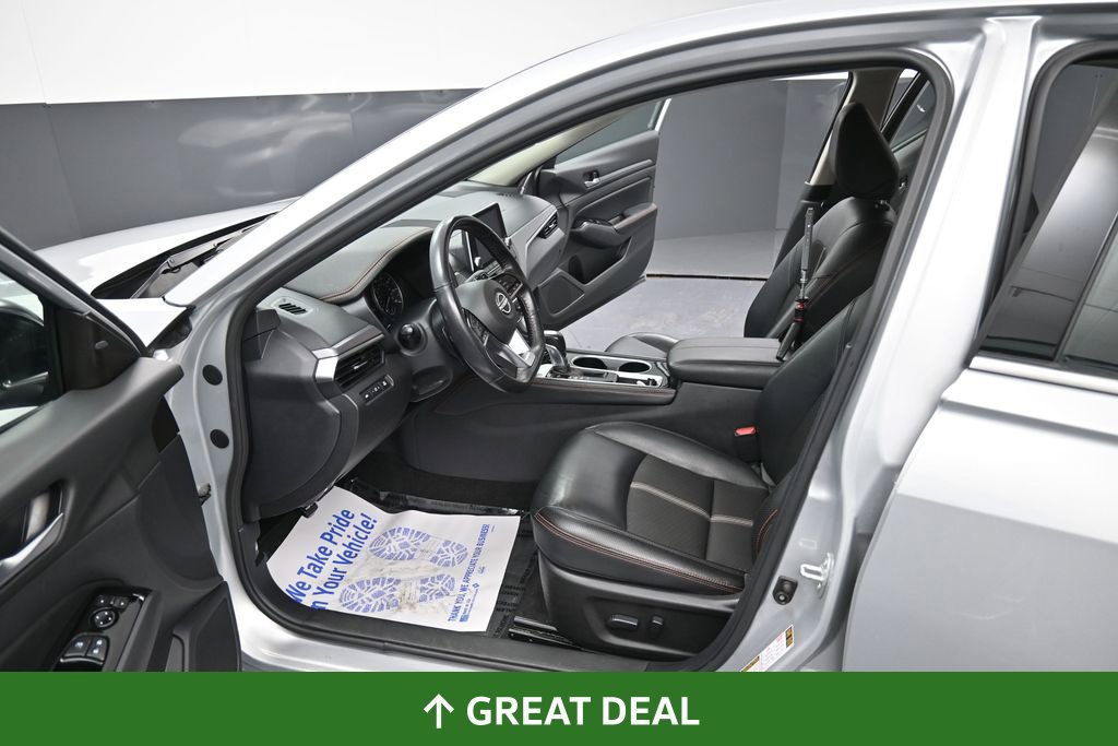 Used 2024 Nissan Altima 2.5 SR FWD image 31