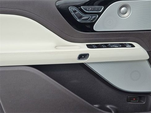 Certified 2023 Lincoln Aviator Black Label w/ Jet Package image 23