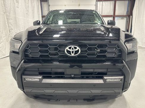 Used 2025 Toyota 4Runner TRD Off-Road Premium AWD/4WD image 3