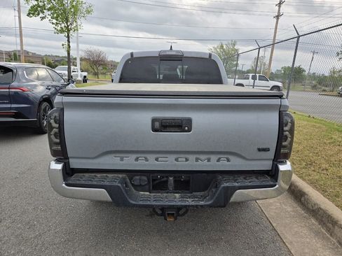 Used 2019 Toyota Tacoma TRD Off-Road image 7