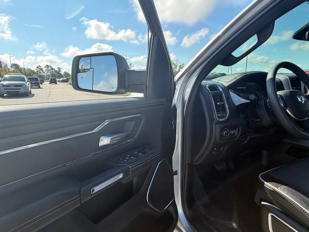 Used 2025 RAM 1500 Laramie w/ Sport Appearance Package AWD/4WD image 38