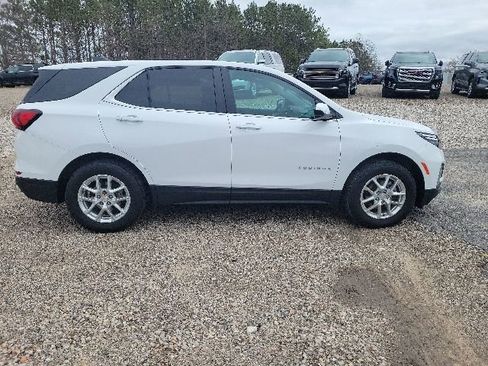 Used 2023 Chevrolet Equinox LT AWD/4WD image 4