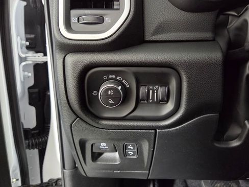 New 2026 RAM 1500 4x4 Crew Cab image 15