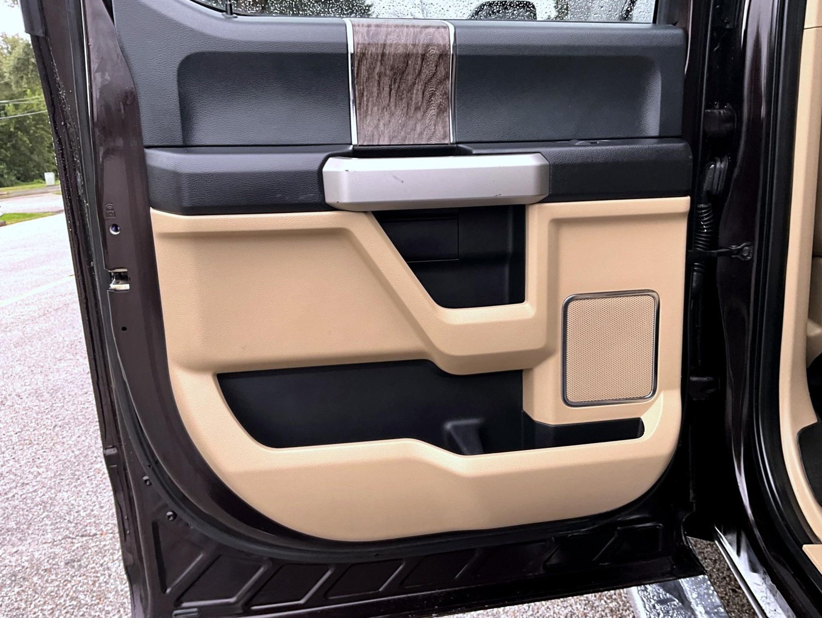 Used 2019 Ford F250 Lariat w/ Lariat Ultimate Package AWD/4WD image 24