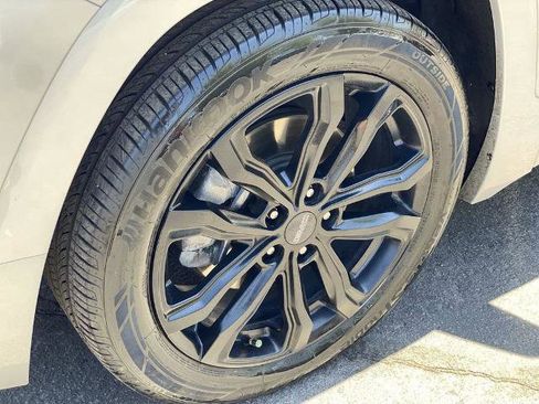 Used 2020 GMC Terrain Denali w/ Denali Premium Package FWD image 2