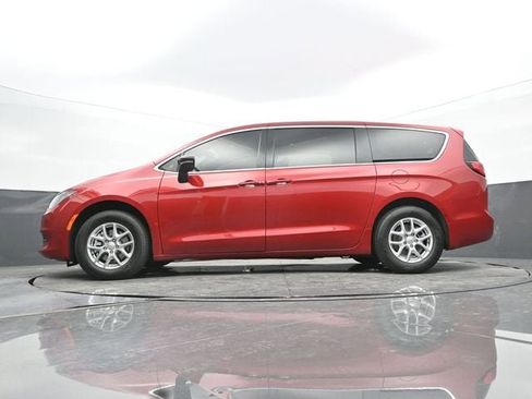 New 2025 Chrysler Voyager LX image 54