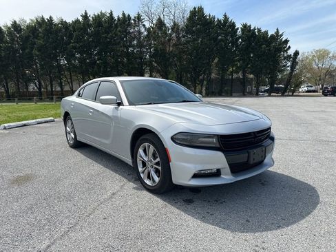 Used 2021 Dodge Charger SXT image 3