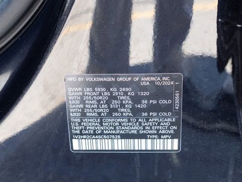 Certified 2025 Volkswagen Atlas SE image 10