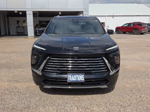 Certified 2025 Buick Enclave Preferred FWD image 37