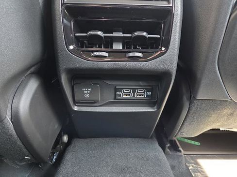 New 2025 Jeep Grand Cherokee Altitude image 35