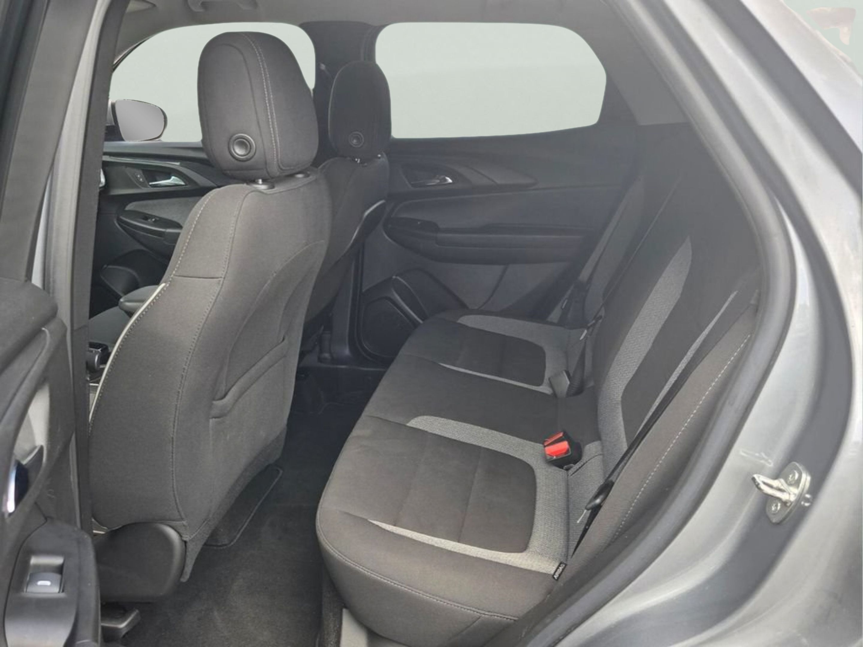 Used 2023 Chevrolet TrailBlazer LT FWD image 12