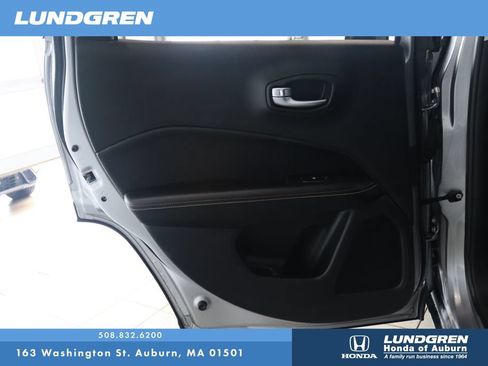 Used 2018 Jeep Compass Latitude AWD/4WD image 12