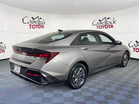 Used 2024 Hyundai Elantra SEL FWD image 8