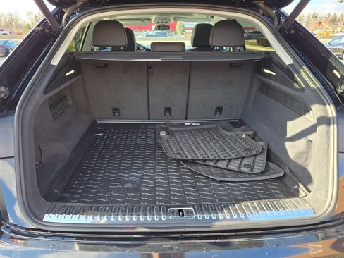 Used 2019 Audi Q8 Prestige w/ Towing Package image 18