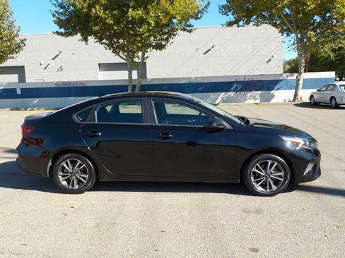 Used 2023 Kia Forte LXS image 6