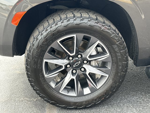 Used 2021 Chevrolet Suburban Z71 w/ Z71 Signature Package AWD/4WD image 16