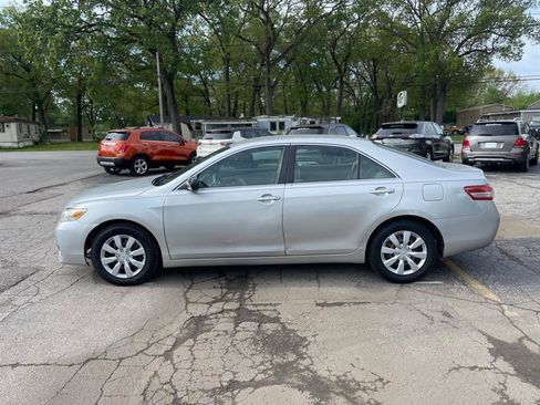 Used 2010 Toyota Camry SE FWD image 8