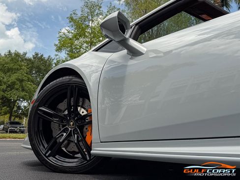 Used 2021 Lamborghini Huracan EVO RWD image 50
