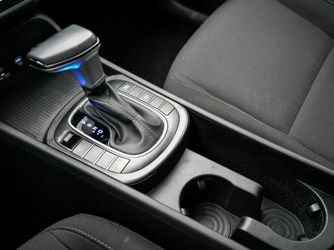 Used 2024 Hyundai Kona SEL image 30