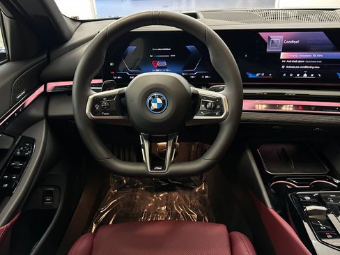 Used 2026 BMW i5 eDrive40 w/ M Sport Package RWD image 31