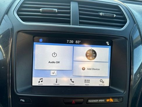 Used 2019 Ford Explorer XLT w/ Equipment Group 201A AWD/4WD image 18