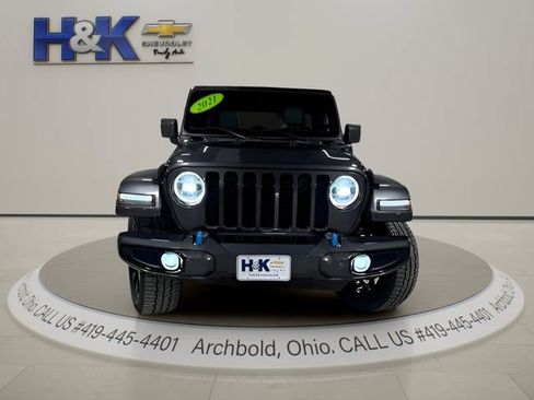 Used 2021 Jeep Wrangler Unlimited Sahara AWD/4WD image 2