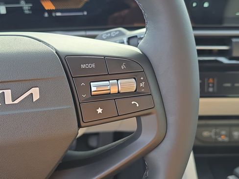 New 2026 Kia Sportage EX w/ EX Panorama Roof Package image 36