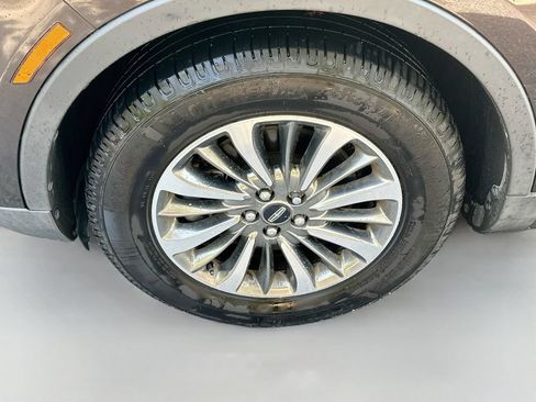 Used 2020 Lincoln Nautilus FWD w/ Equipment Group 101A image 31