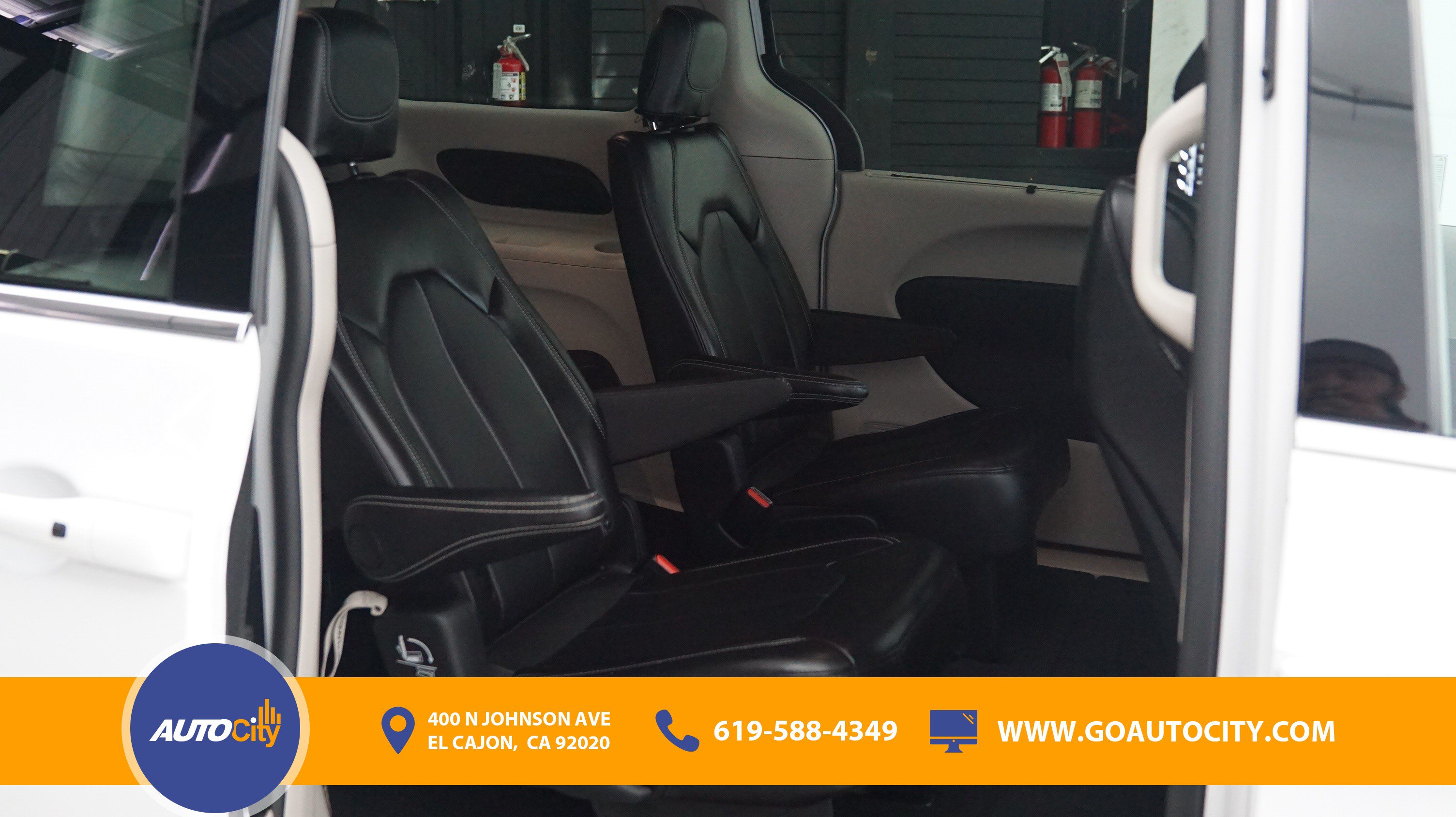 Used 2024 Chrysler Pacifica Touring-L FWD image 13
