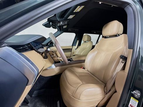 Used 2025 Land Rover Range Rover Long Wheelbase SE image 11