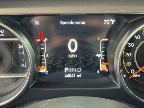 Used 2021 Jeep Wrangler Unlimited Sahara w/ Uconnect 4C Nav & Sound Group image 18