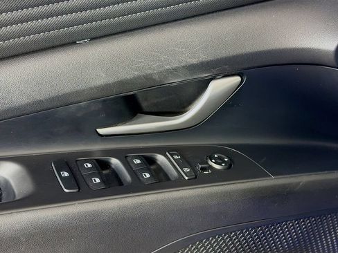 Used 2024 Hyundai Elantra Limited FWD image 21